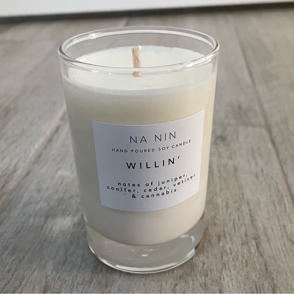 NA NIN Willin' Hand Poured Soy Candle - White